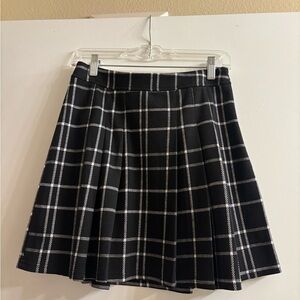 Black & White Plaid Pleated Skirt